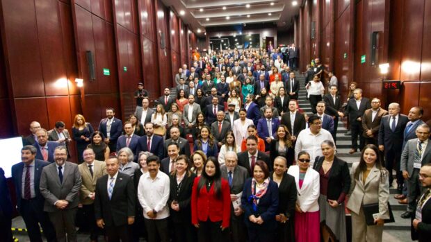 Personas asistentes al acto por el primer aniversario del Tribunal de Disciplina Judicial